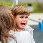 Meu filho autista está tendo ataques? Meltdown vs. Shutdown